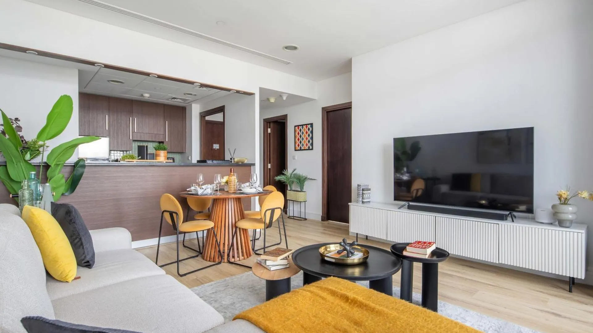 Frank Porter - Burj Daman Dubai 0*,  United Arab Emirates