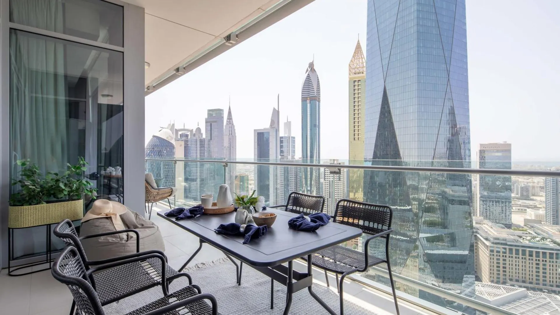 Frank Porter - Burj Daman location