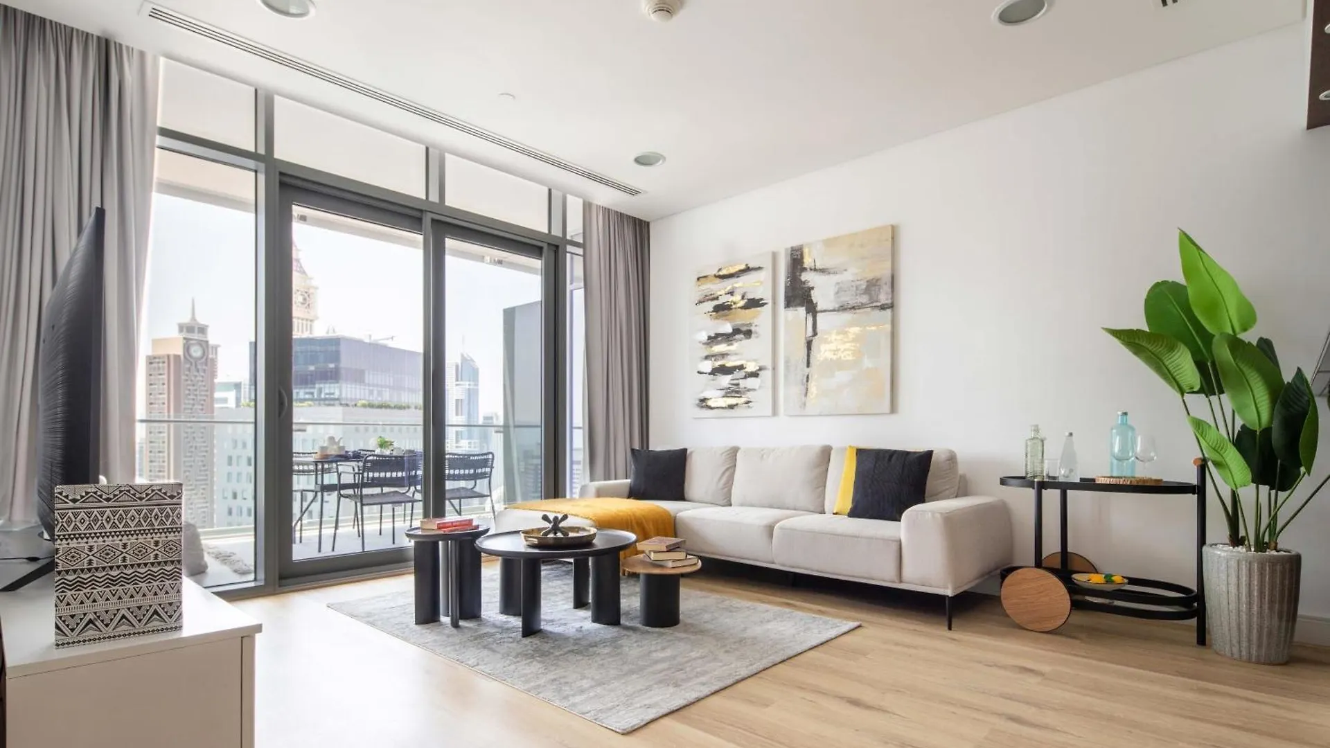 Frank Porter - Burj Daman Dubai Apartment